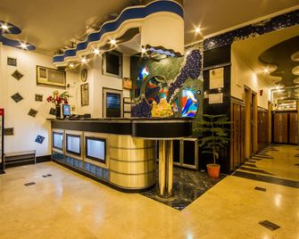 The Suncourt Hotel Yatri - New Delhi - Front desk