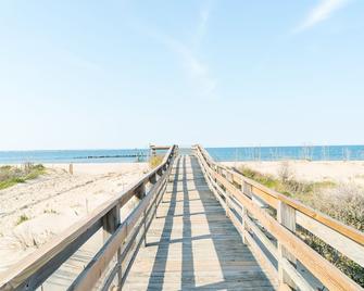 Cozy Bay View - Beachside, Pet Friendly, Wi-Fi - Norfolk - Beach
