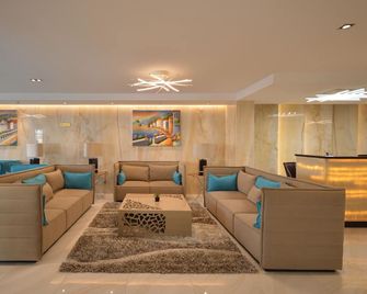 Rahhal Albahr Serviced Apartments - Jeddah - Lounge