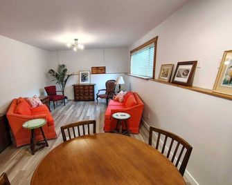 Yellow Point Country Acres central Vancouver Island Adventures Bnb - Ladysmith - Sala pranzo