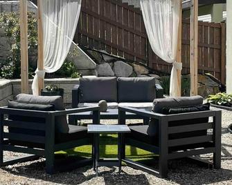 Cozy, Convienently Located Suite in the Okanagan\n\n - Lake Country - Innenhof