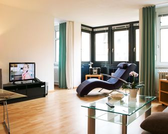 Stadt-Hotel LÖrrach - Lörrach - Olohuone