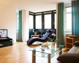 Stadt-Hotel LÖrrach - Lörrach - Obývací pokoj