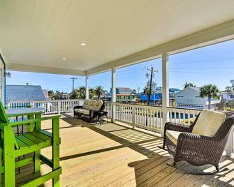 1 Mi to Coast: Jamaica Beach Home w/ Pool Access - Galveston - Balcony