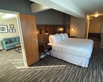Best Western Premier Plainview-Long Island Hotel - Plainview - Slaapkamer