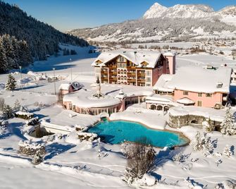 Traumhotel Liebes Rot-Flueh - Grän