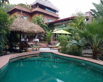 Casa d'Lobo Hotel Boutique - Ixtapan de la Sal - Pool