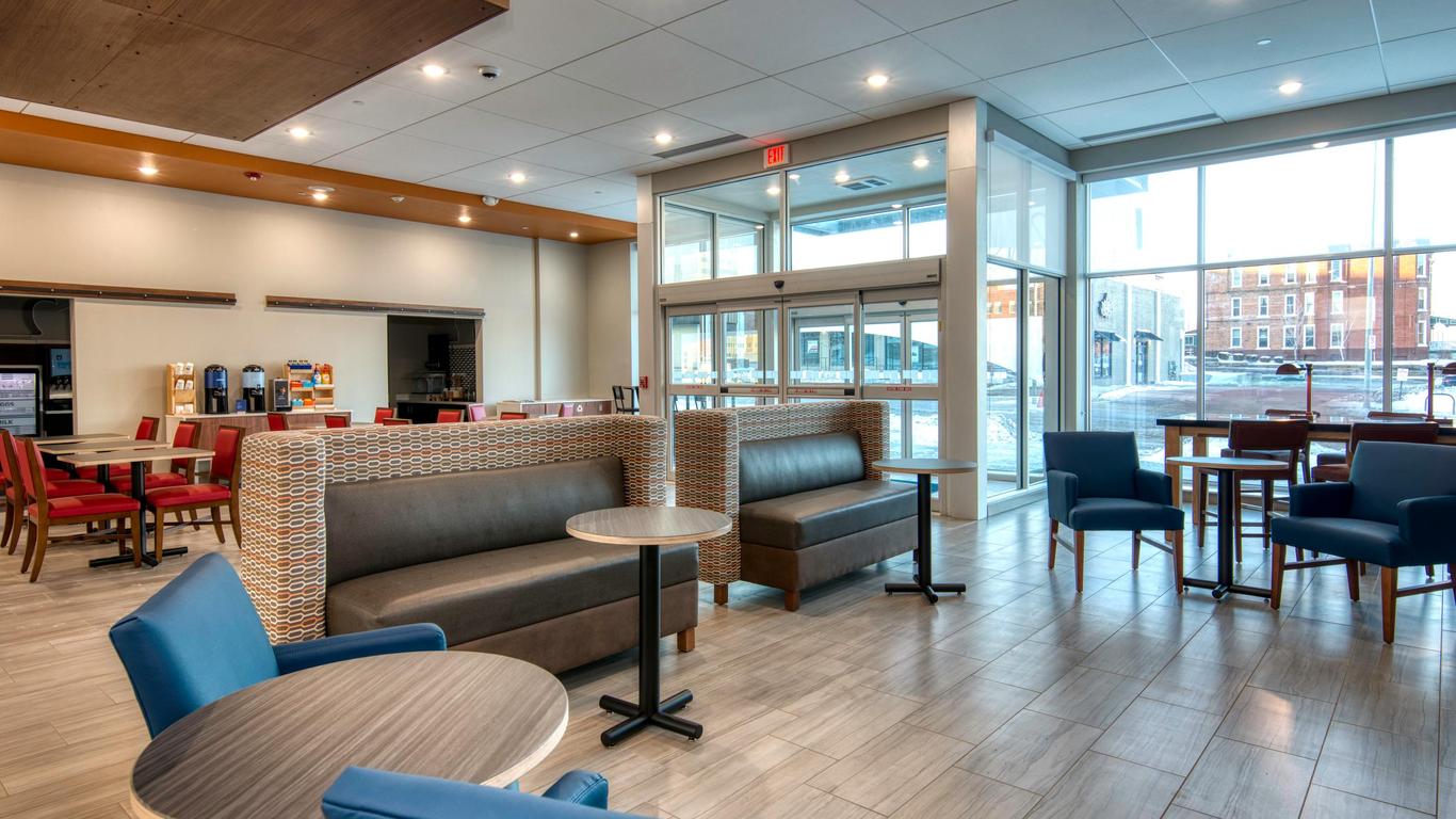 هوليداي إن إكسبرس آند سويتس أوماها داون تاون - أولد ماركت باي آيتش جي