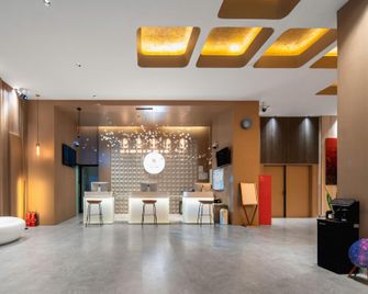 Licheng Aisheng Hotel (Huainan Railway Station Commercial and Cultural Plaza Branch) - Huainan - Lobby