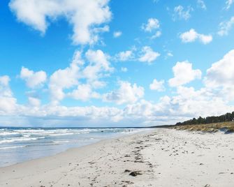 FeWo direkt am Strand, Balkon mit Meerblick - Dünenresidenz FeWo Windjammer - Juliusruh - Playa