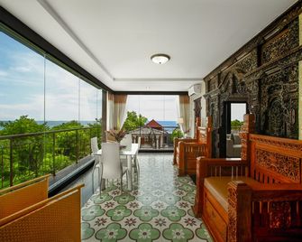 Puri Saron Hotel Baruna Beach Lovina - Buleleng - מרפסת