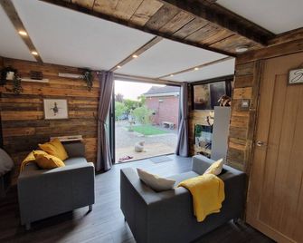 Birdsong lodge - peaceful - dog friendly - Mablethorpe - Living room