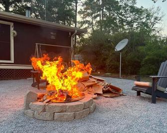 Waterfront Retreat in Toledo Bend - Many - Patio