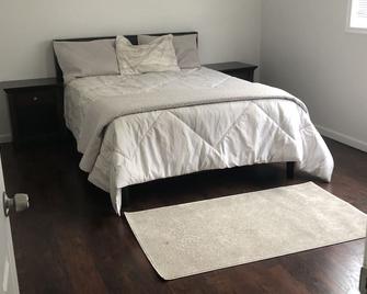 Beautifully furnished 1 Bedroom McLean Condo near Tysons corner - McLean - Bedroom