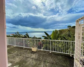 Villa Apartment Rental - Le Carbet - Balcon