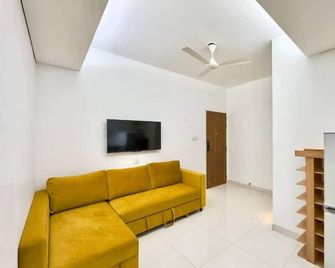 500sqft 7 Luxury Apartment for 4 people - Dhaka - Living room