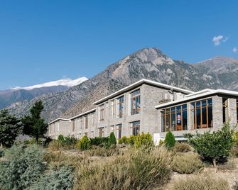 Shinta Mani Mustang - Jomsom - Building