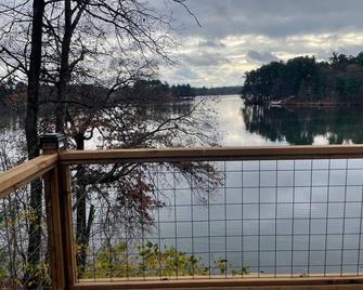 Beautiful private cottage with amazing views of Tainter Lake in Menomonie - Menomonie - Balkon