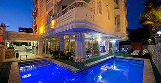綠色貝澤酒店 - 安塔利亞 - 安塔利亞 - 游泳池