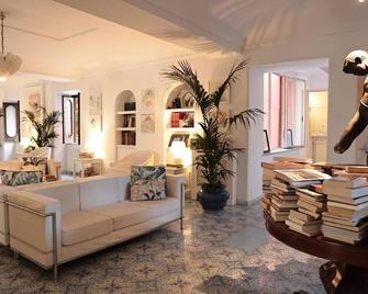 هوتل تيرم أورينت - إيشيا - غرفة معيشة