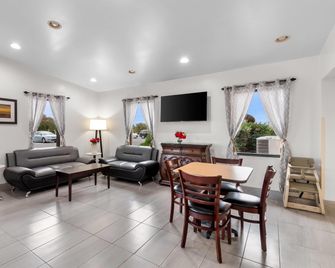 Travelodge by Wyndham Winchester - Winchester - Reception