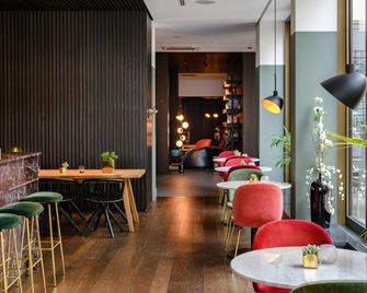 Mercure Hotel Wiesbaden City - Wiesbaden - Bar