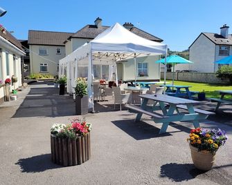 Abbey Hotel - Ballyvourney - Patio