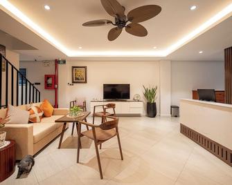 كوزروم هوم - كينا هاوس - هوتشي مين سيتي - غرفة معيشة