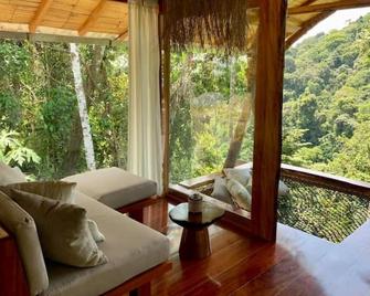 Wild Wasi Lodge - Adventures - Guided Tours - Puyo - Living room