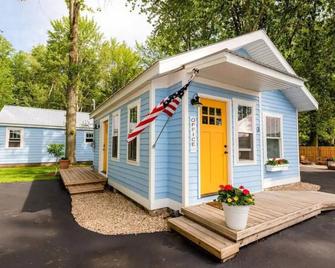 Heron's Nest I Paw Paw Lake Cottages I Michigan #3 - Coloma - Building