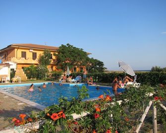 Residence Barko Le Castella - Isola di Capo Rizzuto - Pool