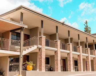 Hotel El Dorado - Tecate - Building