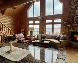 Cozy Cabin on Lake Wisconsin \nSkiing, Fishing & Hiking Retreat - Merrimac - Soggiorno