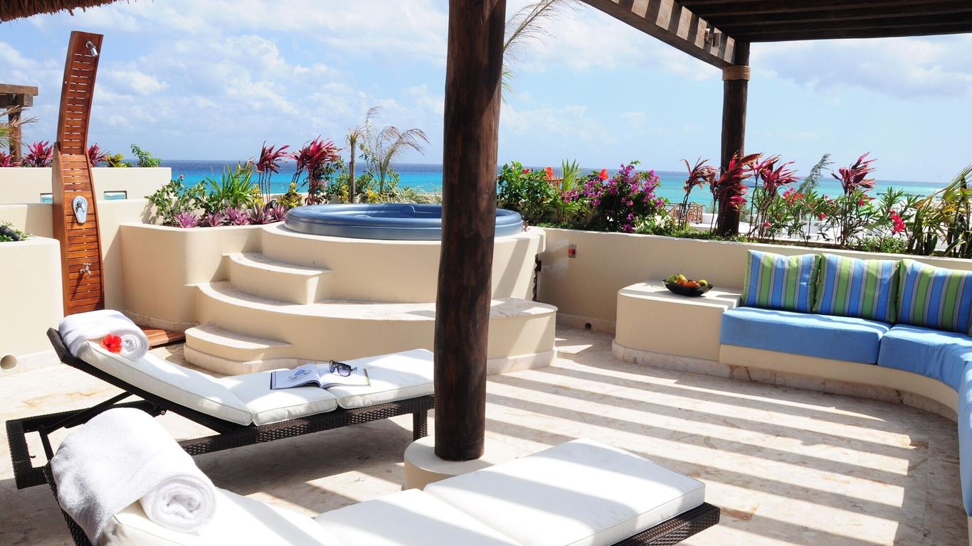 El Taj Oceanfront & Beachside Condo Hotel