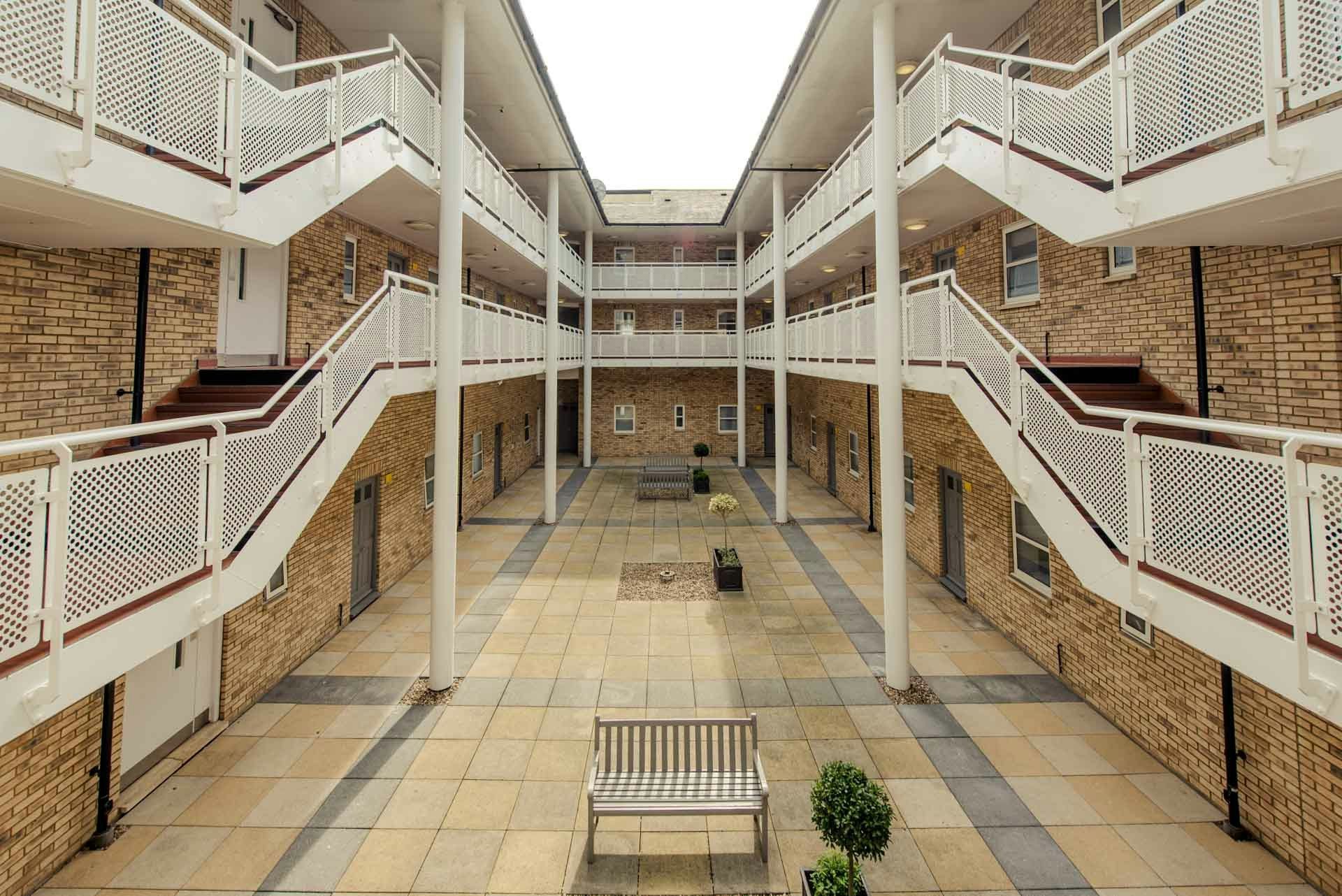 Premier Suites Reading - Reading - Patio