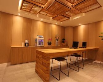 Designers Hotel The Rich - Goyang - Recepce