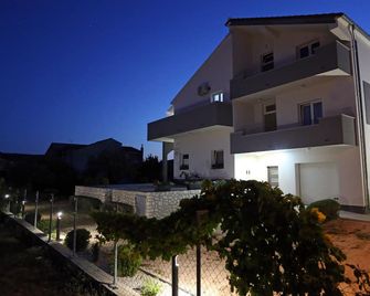 Guesthouse Villa Domenico - Lozovac - Edifici