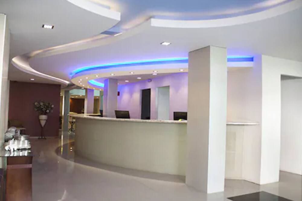 Emirates Hotel & Suites - Santana do Livramento - Front desk