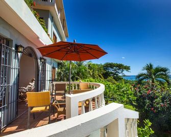 Hacienda Tamarindo - Vieques - Balcón