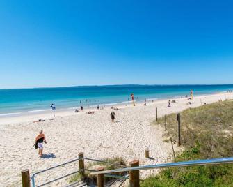 Pet Friendly home walking distance to Surf Beach - North St, Woorim - Woorim - Beach
