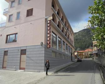 Byzantion Hotel - Esparta - Edificio