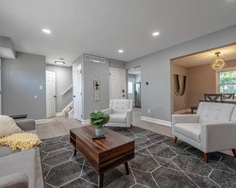 Koselig Retreat - Randallstown - Living room