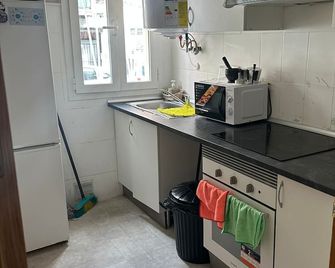 Fast Single Rooms - Madrid - Kitchen
