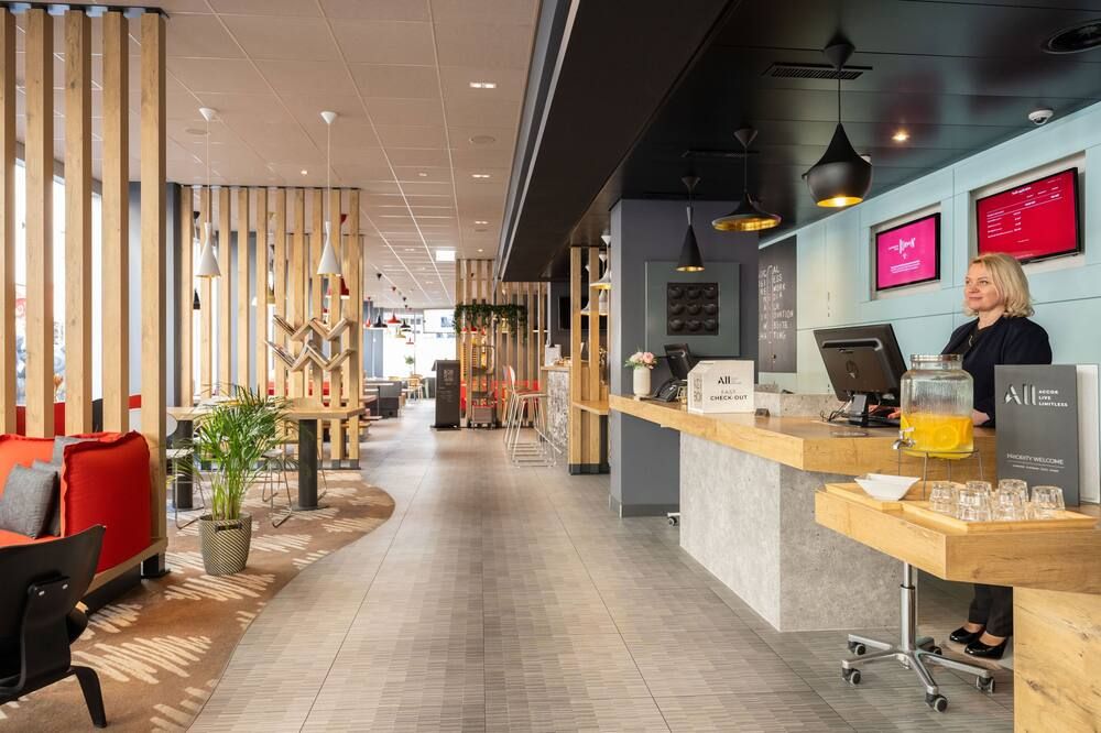 ibis Geneve Centre Lac thumbnail 2