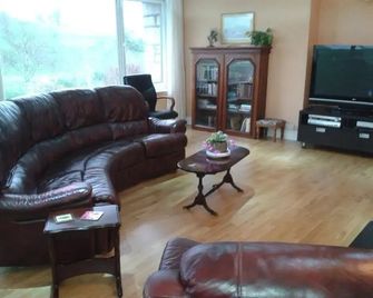 Ornum House - Beauly - Living room