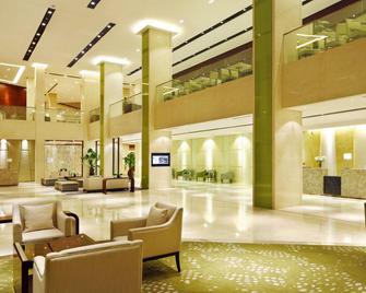 Holiday Inn Wuhan Riverside - Wuhan - Lobby