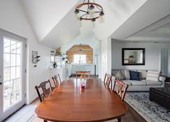 Cordova Retreat - 7 Minutes from the Ark! - Williamstown - Dining room