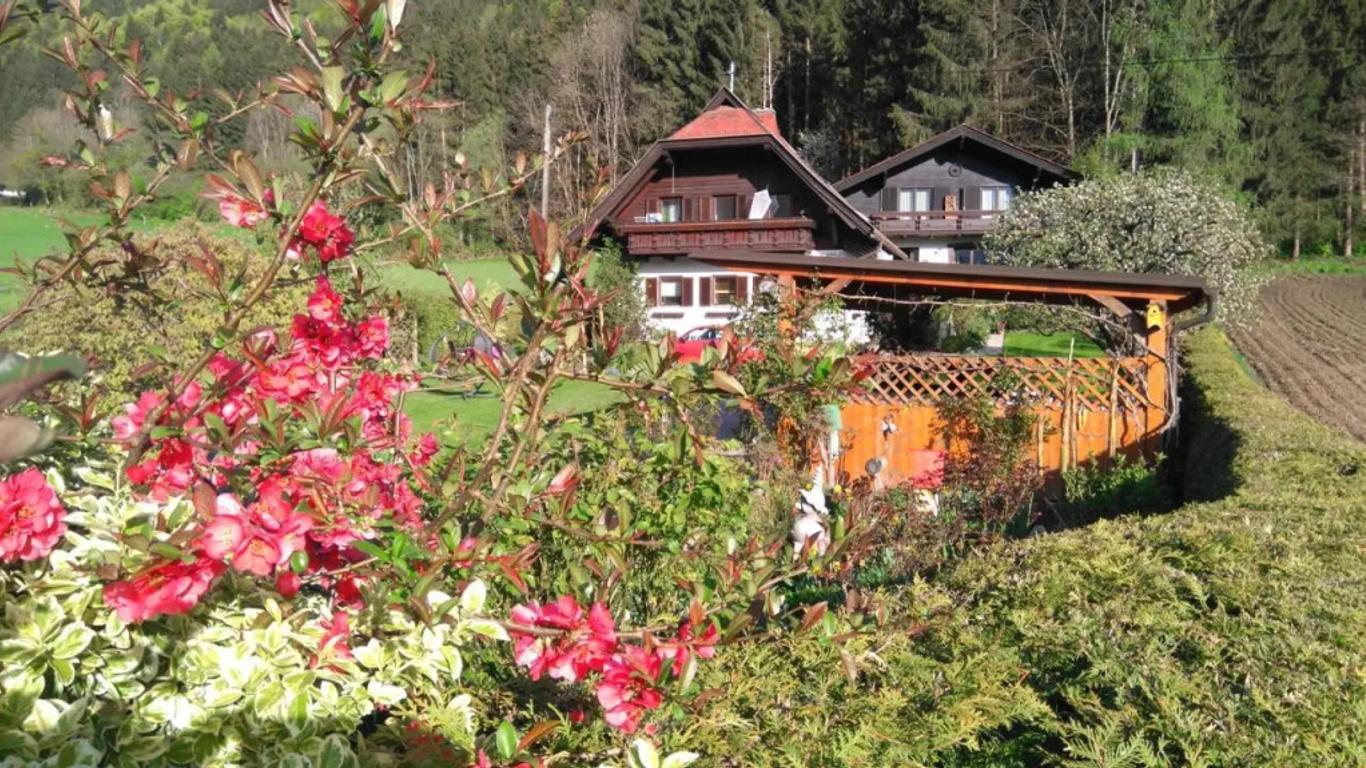 Blumenpension Strauss - Ferienwohnungen