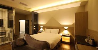 Yu Chun Hotel - Taichung City - Bedroom