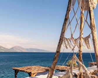 Stone Beach Residence Adults Only Resort - Qeparo